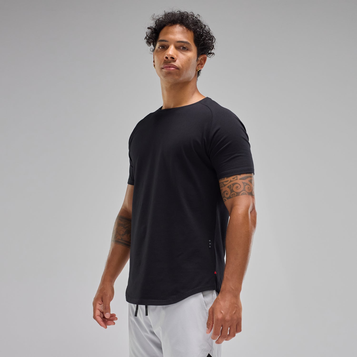 DryTech Element Tee – Negro - Playera Deportiva para Entrenamiento - CGS APPAREL