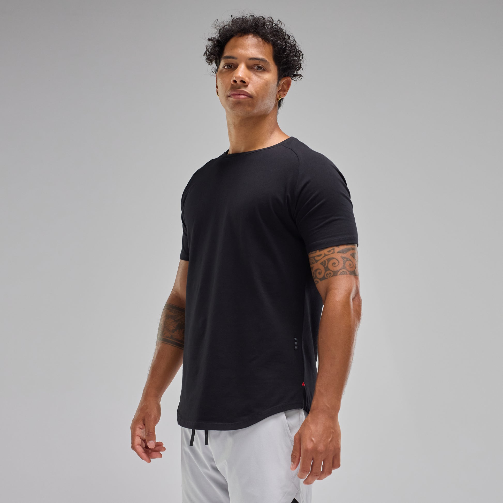 DryTech Element Tee – Negro - Playera Deportiva para Entrenamiento - CGS APPAREL